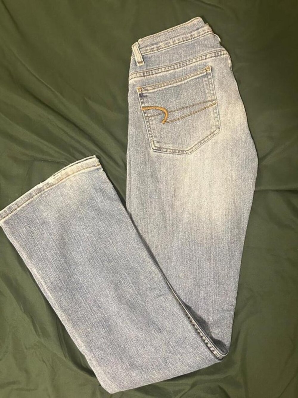 American Eagle Light Wash Low Rise Bootcut Jeans Size 6 Long